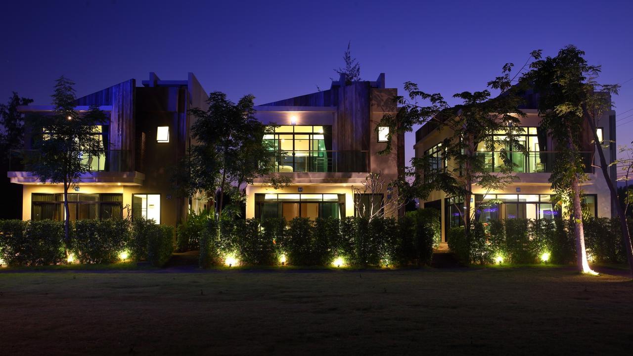 Sea And Sea Villa Sangaroon Ban Huai Yang Exterior photo